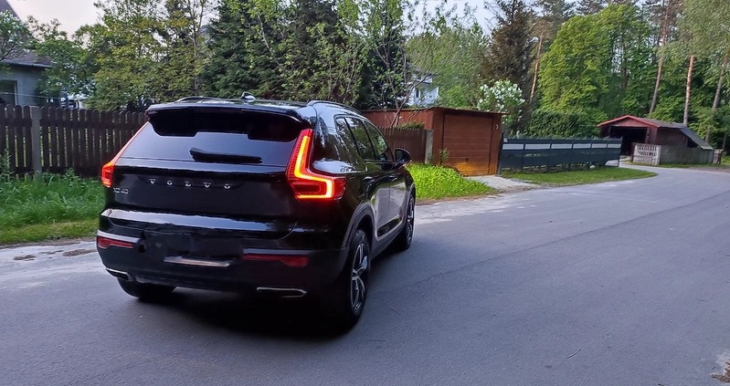 Volvo XC 40 cena 99900 przebieg: 182000, rok produkcji 2019 z Łazy małe 529